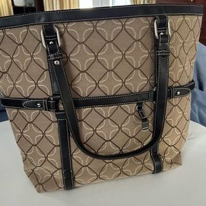 Nine West tote bag. Excellent condition.
